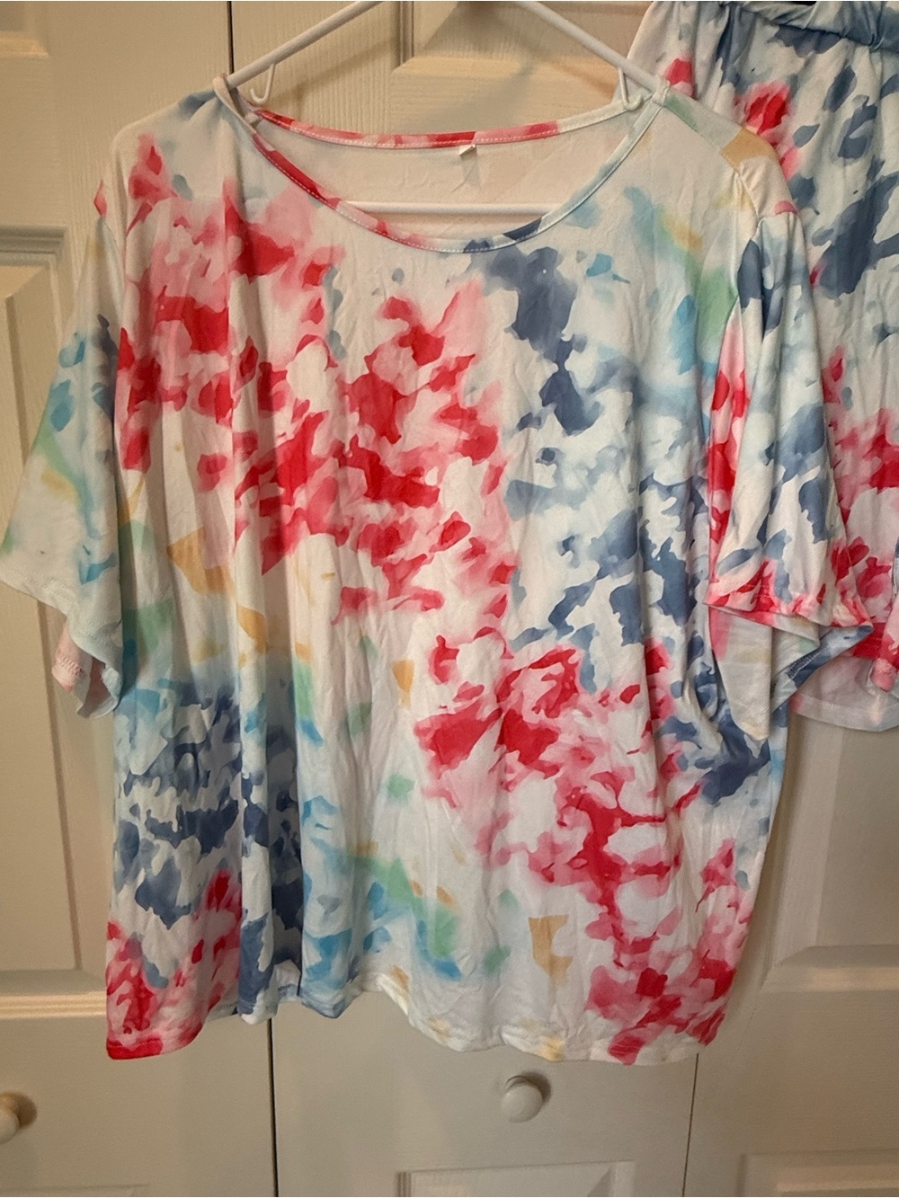 # Women's 4XL Multicolor Tie-Dye Lounge Set - Top & Shorts - Picture 4 of 13